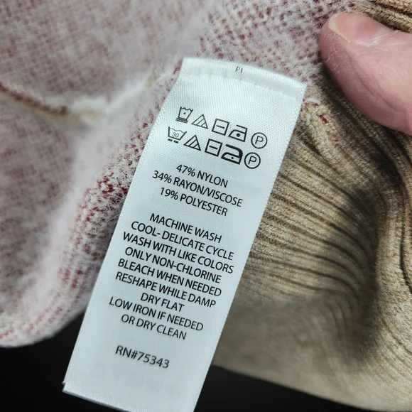 CYNTHIA ROWLEY Patterned Zip Up Sweater - Small - Picture 7 of 8